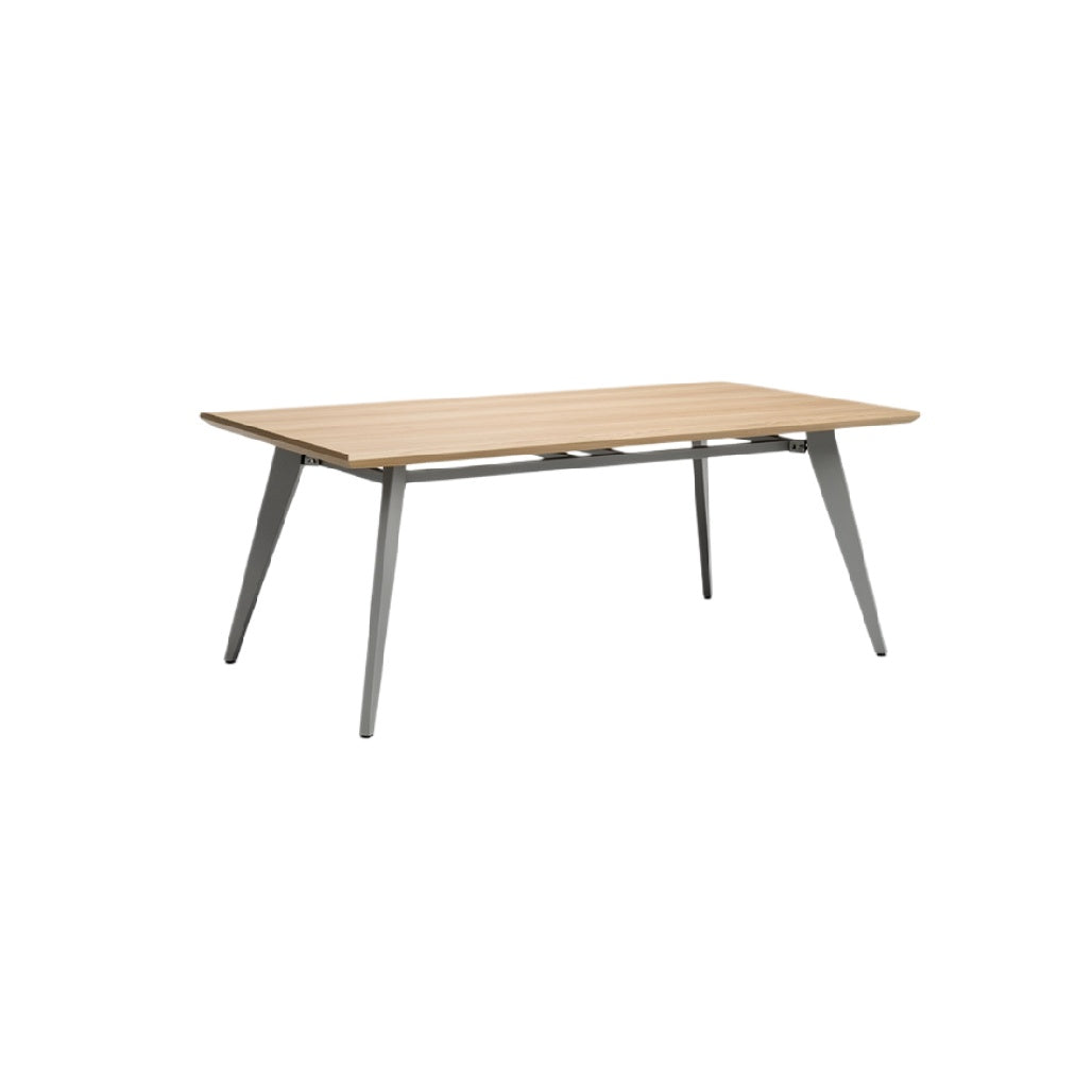 Stół drewniany z metalowymi nogami, prosty design.